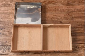 中古　竹の装飾と木の質感が味わい深い置き水屋(茶水屋、戸棚、茶棚)(2)