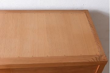 中古　竹の装飾と木の質感が味わい深い置き水屋(茶水屋、戸棚、茶棚)(2)