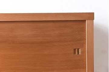 中古　竹の装飾と木の質感が味わい深い置き水屋(茶水屋、戸棚、茶棚)(2)