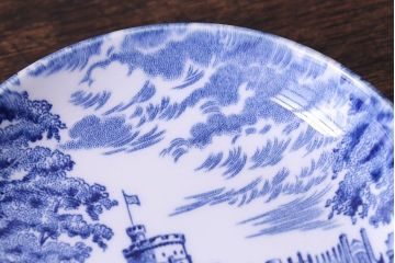 イギリス製　UNICORN　お城のデザインがスタイリッシュな小皿(豆皿、プレート)