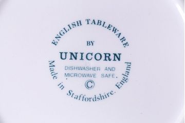 イギリス製　UNICORN　お城のデザインがスタイリッシュな小皿(豆皿、プレート)
