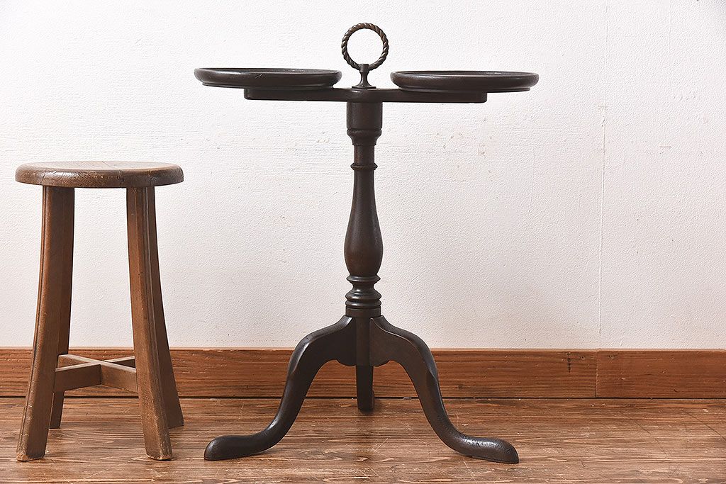 アンティーク雑貨　アンティーク　Brandt Furniture of Character　クラシカルな木製プラントスタンド(花台)