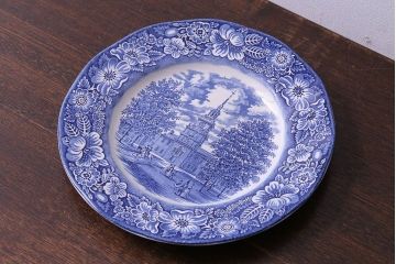 アンティーク雑貨　中古　イギリスWedgwood(ウェッジウッド)　細かな絵柄が目を引く記念プレート(洋食器、大皿)