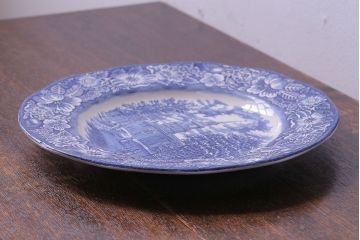 アンティーク雑貨　中古　イギリスWedgwood(ウェッジウッド)　細かな絵柄が目を引く記念プレート(洋食器、大皿)