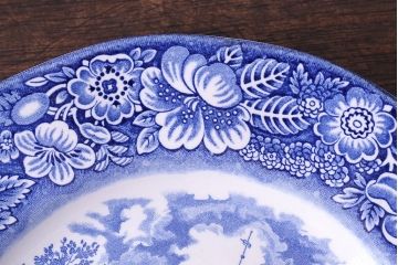 アンティーク雑貨　中古　イギリスWedgwood(ウェッジウッド)　細かな絵柄が目を引く記念プレート(洋食器、大皿)