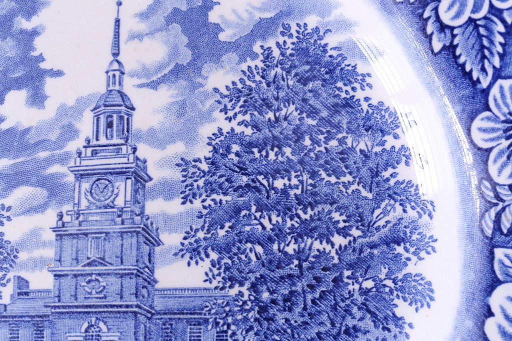 アンティーク雑貨　中古　イギリスWedgwood(ウェッジウッド)　細かな絵柄が目を引く記念プレート(洋食器、大皿)