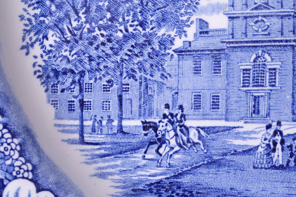 アンティーク雑貨　中古　イギリスWedgwood(ウェッジウッド)　細かな絵柄が目を引く記念プレート(洋食器、大皿)