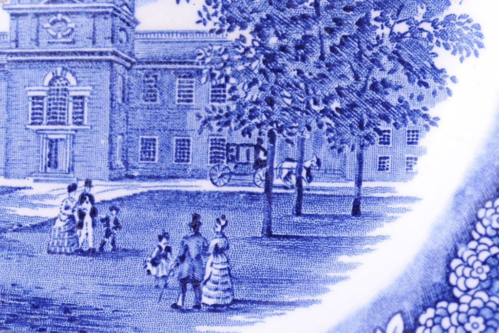 アンティーク雑貨　中古　イギリスWedgwood(ウェッジウッド)　細かな絵柄が目を引く記念プレート(洋食器、大皿)