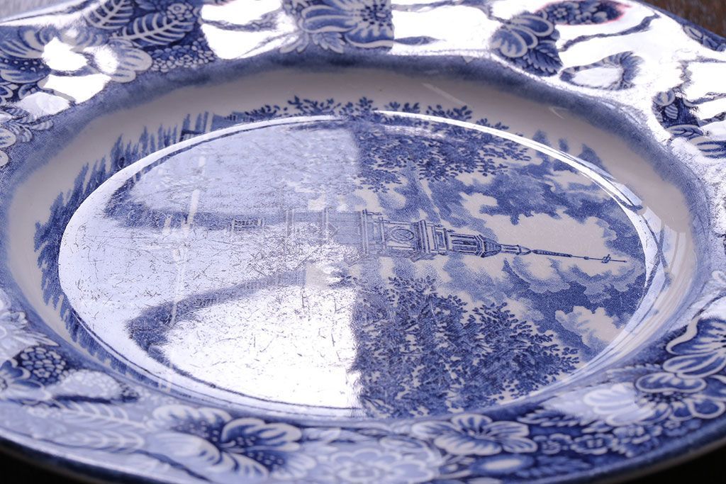 アンティーク雑貨　中古　イギリスWedgwood(ウェッジウッド)　細かな絵柄が目を引く記念プレート(洋食器、大皿)
