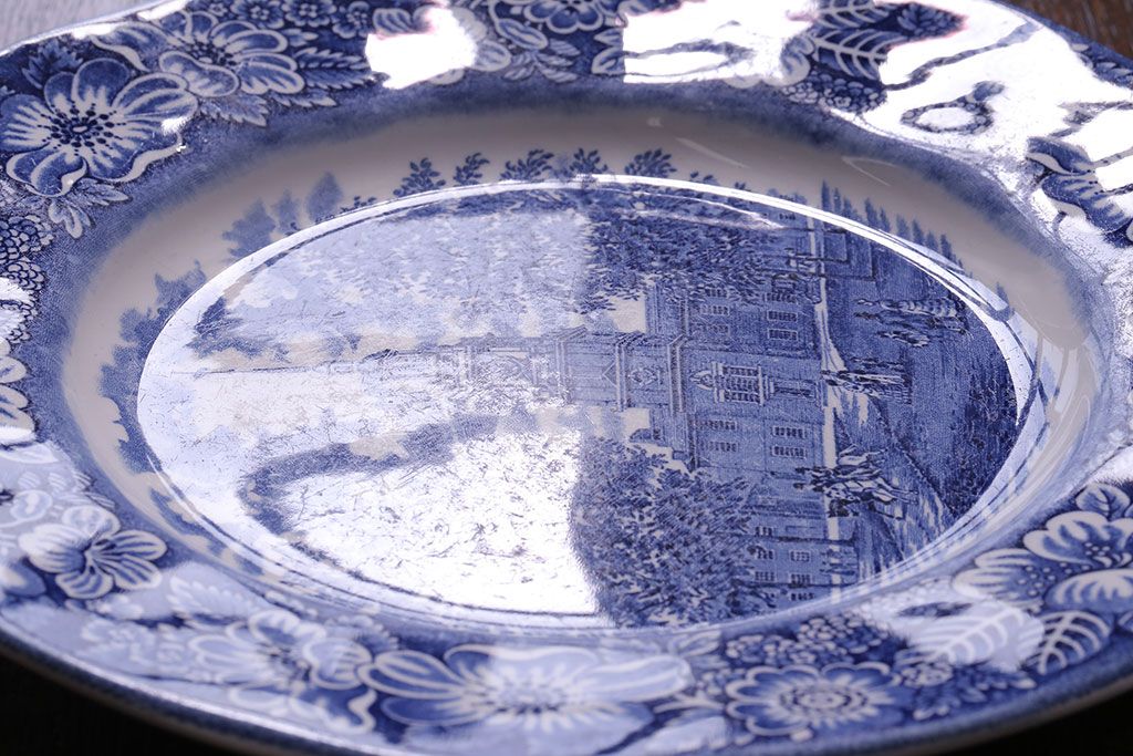 アンティーク雑貨　中古　イギリスWedgwood(ウェッジウッド)　細かな絵柄が目を引く記念プレート(洋食器、大皿)
