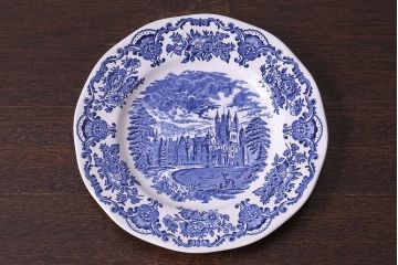 アンティーク雑貨　中古　イギリスWedgwood(ウェッジウッド)　ディスプレイにもおすすめなプレート(洋食器)