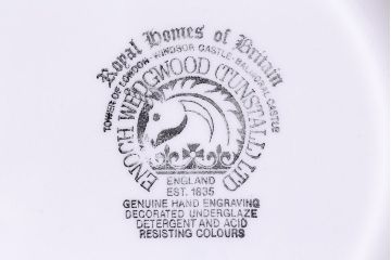 アンティーク雑貨　中古　イギリスWedgwood(ウェッジウッド)　ディスプレイにもおすすめなプレート(洋食器)