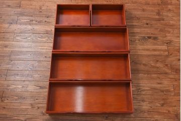 アンティーク家具　唐木　花梨材　赤みがかった色合いが美しいチェスト(キャビネット、サイドボード、カリン材)