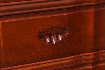 アンティーク家具　唐木　花梨材　赤みがかった色合いが美しいチェスト(キャビネット、サイドボード、カリン材)