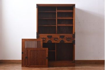 中古　岩谷堂箪笥　No.96　雪国　格子戸が魅力的な茶棚(食器棚、収納棚)(定価約62万円)