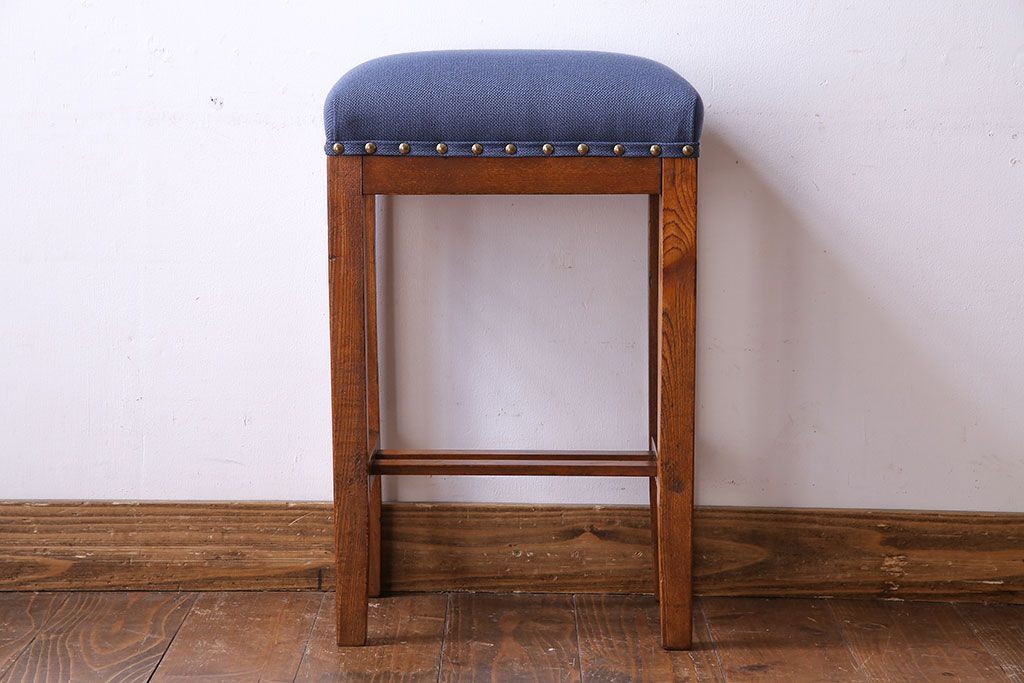 レトロ家具　昭和レトロ　欅材使用の上質な角スツール(椅子、チェア)