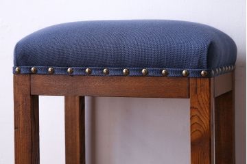 レトロ家具　昭和レトロ　欅材使用の上質な角スツール(椅子、チェア)