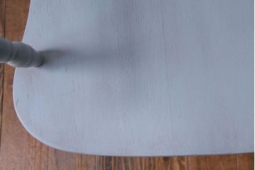 ヴィンテージ家具　ビンテージ　淡いカラーのアンティークペイントチェア(椅子)