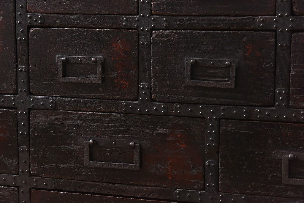 アンティーク家具　古民具　江戸期　珍しいデザインの新潟産・帳場箪笥(薬箪笥)