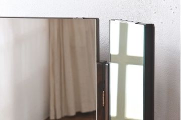 中古　伝統工芸　軽井沢彫り　繊細な技が光るドレッサー(三面鏡、鏡台、化粧台)