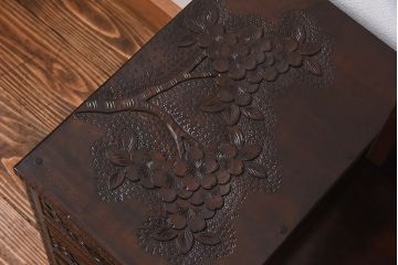 中古　伝統工芸　軽井沢彫り　繊細な技が光るドレッサー(三面鏡、鏡台、化粧台)