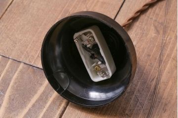 和製アンティーク　乳白色のプレスガラスがレトロな雰囲気のペンダントライト(天井照明)