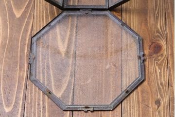 和製アンティーク　透かし飾りが趣きのある真鍮製ペンダントライト(天井照明)