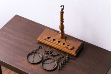 アンティーク雑貨　ビンテージ　イタリア製　味わいのある風合いが魅力の天秤(はかり)