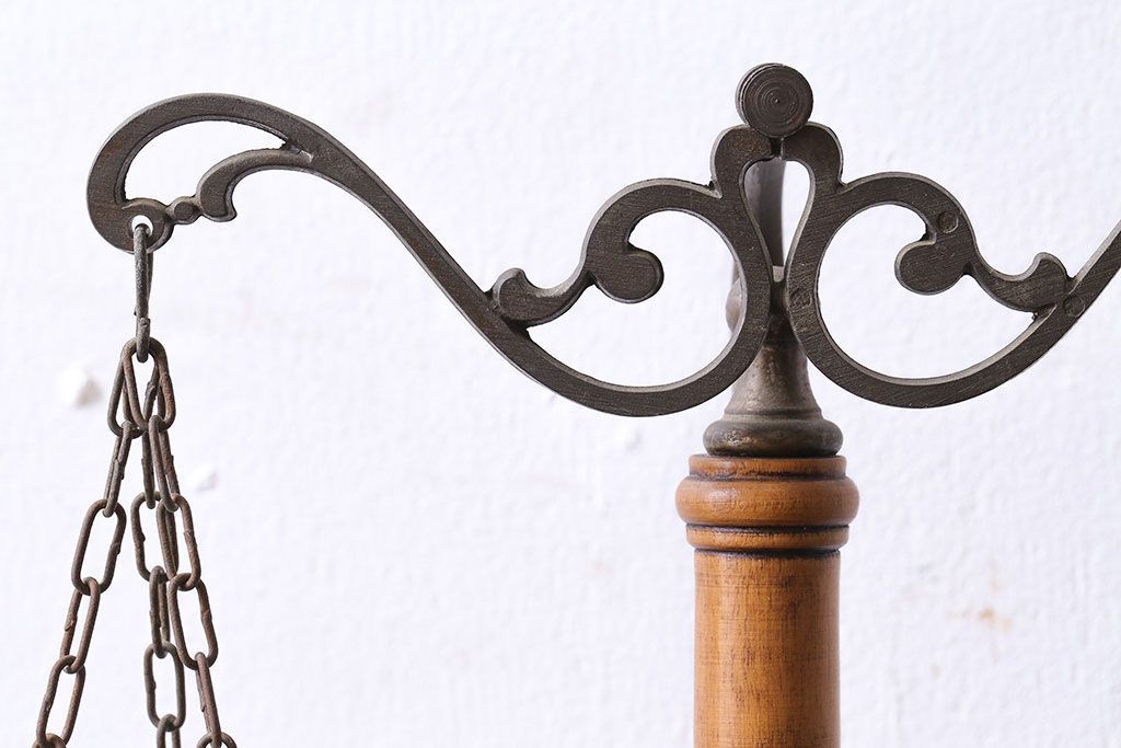 アンティーク雑貨　ビンテージ　イタリア製　味わいのある風合いが魅力の天秤(はかり)