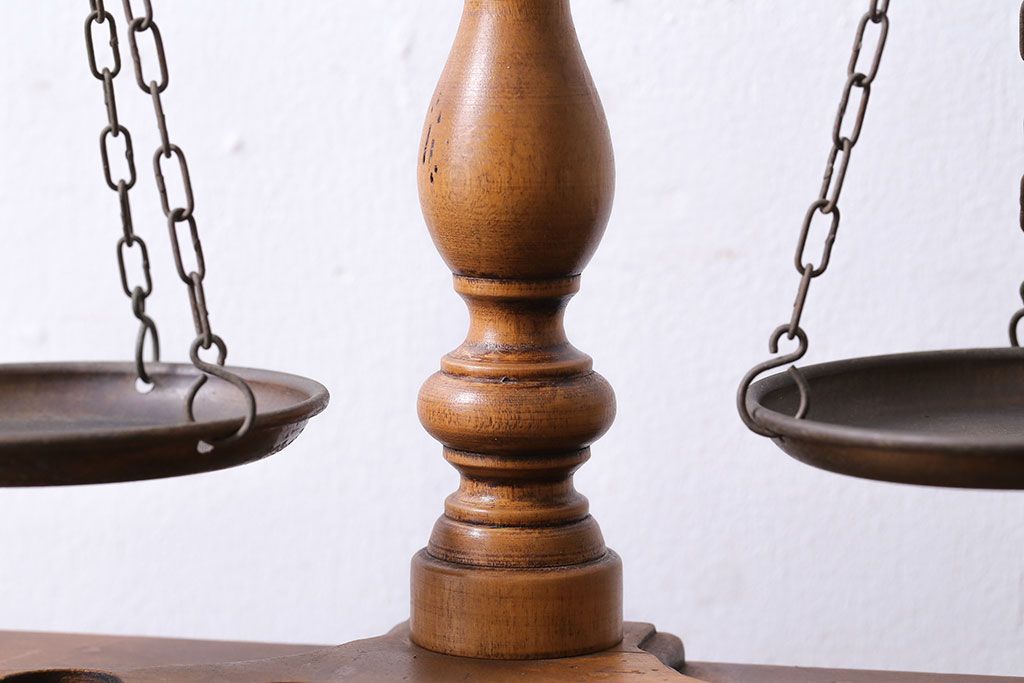 アンティーク雑貨　ビンテージ　イタリア製　味わいのある風合いが魅力の天秤(はかり)