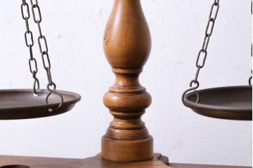 アンティーク雑貨　ビンテージ　イタリア製　味わいのある風合いが魅力の天秤(はかり)