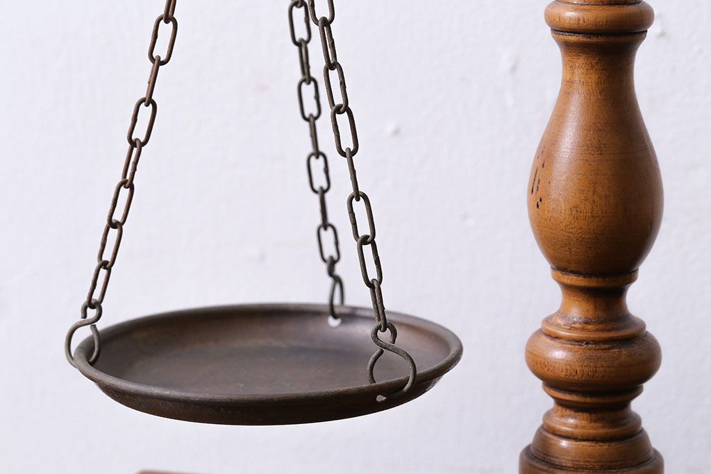 アンティーク雑貨　ビンテージ　イタリア製　味わいのある風合いが魅力の天秤(はかり)