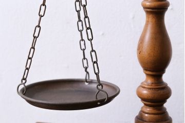 アンティーク雑貨　ビンテージ　イタリア製　味わいのある風合いが魅力の天秤(はかり)