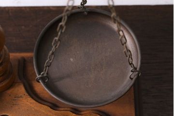 アンティーク雑貨　ビンテージ　イタリア製　味わいのある風合いが魅力の天秤(はかり)