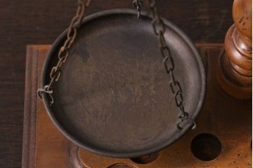 アンティーク雑貨　ビンテージ　イタリア製　味わいのある風合いが魅力の天秤(はかり)