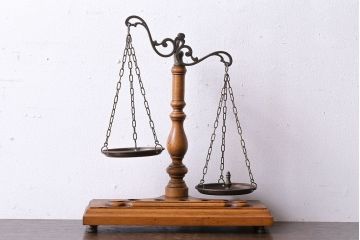 アンティーク雑貨　ビンテージ　イタリア製　味わいのある風合いが魅力の天秤(はかり)