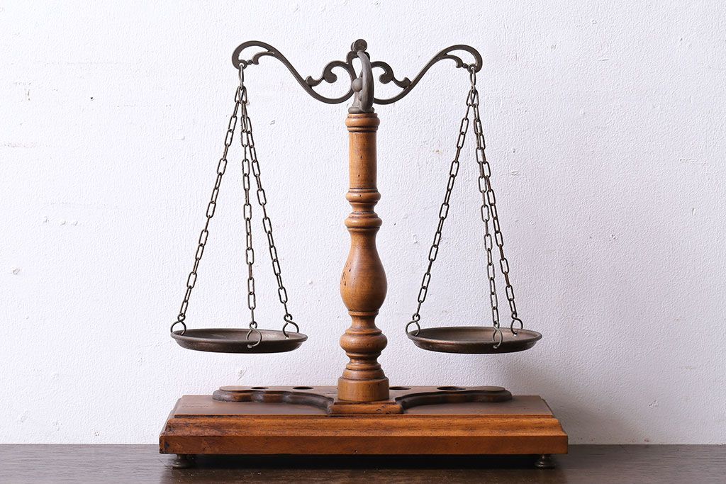 アンティーク雑貨　ビンテージ　イタリア製　味わいのある風合いが魅力の天秤(はかり)