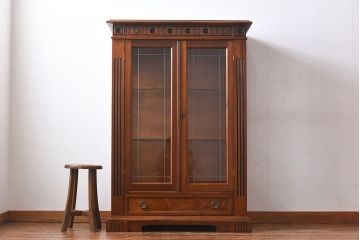 中古　イタリア輸入家具　クラシックな引き出し付きガラスケース(飾り棚、コレクションラック)