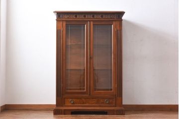 中古　イタリア輸入家具　クラシックな引き出し付きガラスケース(飾り棚、コレクションラック)