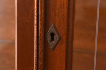 中古　イタリア輸入家具　クラシックな引き出し付きガラスケース(飾り棚、コレクションラック)