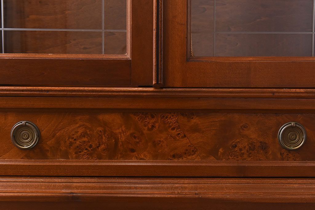 中古　イタリア輸入家具　クラシックな引き出し付きガラスケース(飾り棚、コレクションラック)