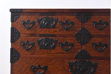 中古 伝統民芸家具 岩谷堂箪笥　杢目と金具が存在感を放つ整理箪笥(定価約50万円)
