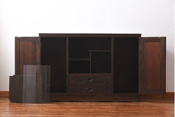 中古　軽井沢彫り　手彫りの意匠が見事なサイドボード(サイドキャビネット、収納棚)