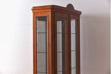 アンティーク家具　イタリア製　両開き扉　高級感漂うキュリオケース(ガラスキャビネット、飾り棚)
