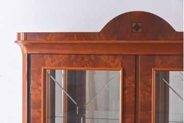 アンティーク家具　イタリア製　両開き扉　高級感漂うキュリオケース(ガラスキャビネット、飾り棚)