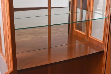 アンティーク家具　イタリア製　両開き扉　高級感漂うキュリオケース(ガラスキャビネット、飾り棚)
