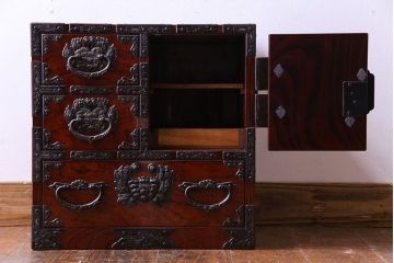中古　熊野洞　木地蝋塗が美しい伊達家紋づくし小箪笥(仙台箪笥)(定価約30万円)