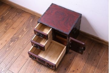 中古　熊野洞　木地蝋塗が美しい伊達家紋づくし小箪笥(仙台箪笥)(定価約30万円)