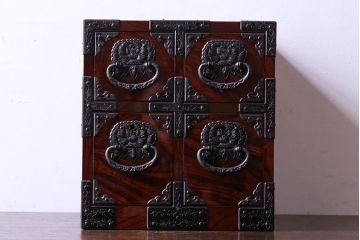 中古　熊野洞　格調高い和の雰囲気漂う小箪笥(仙台箪笥)(定価約17万円)