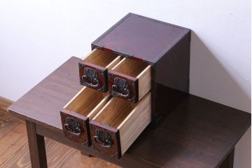 中古　熊野洞　格調高い和の雰囲気漂う小箪笥(仙台箪笥)(定価約17万円)